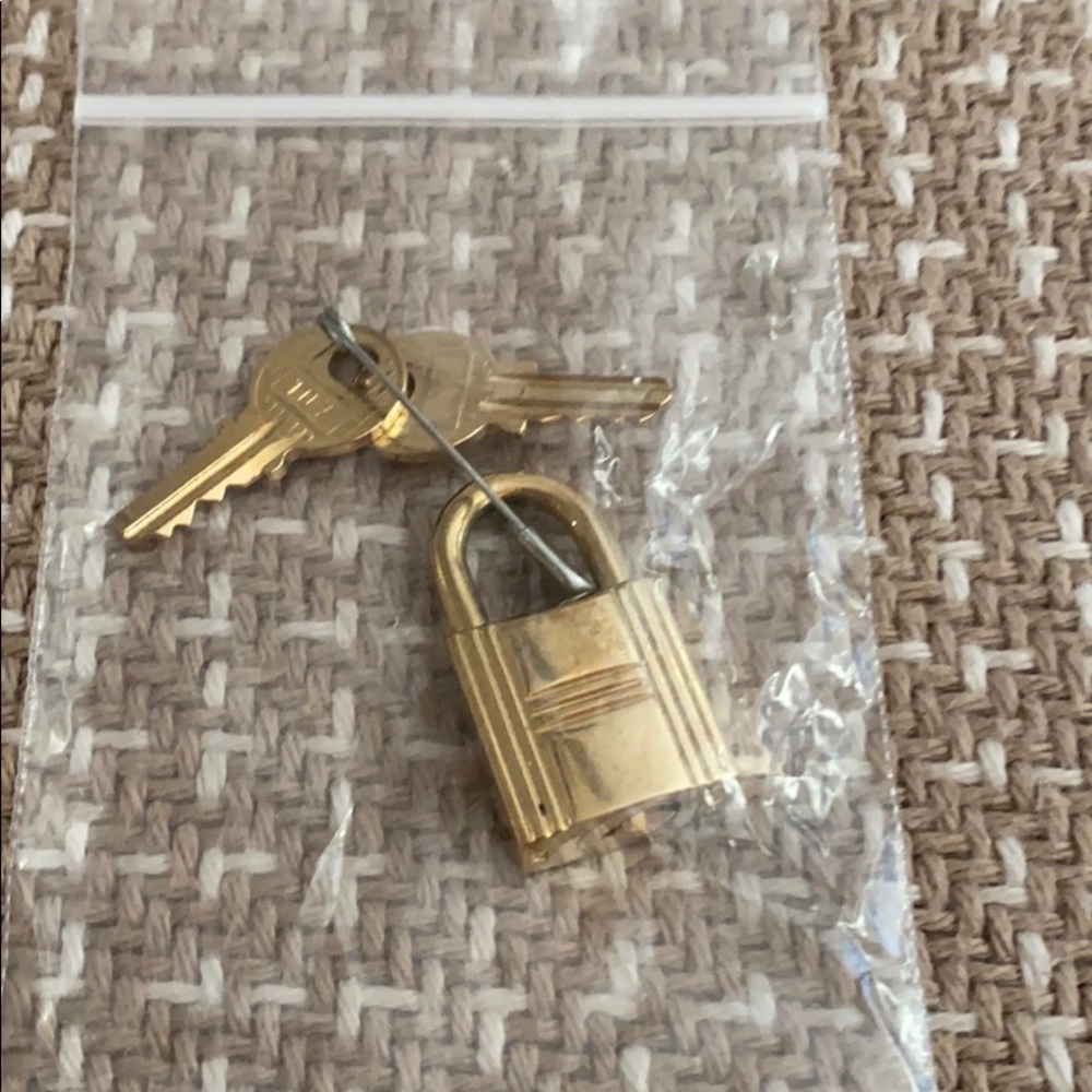 Hermès kick and 2 keys